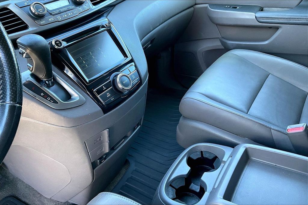 Thumbnail: 2015 Honda Odyssey - 21