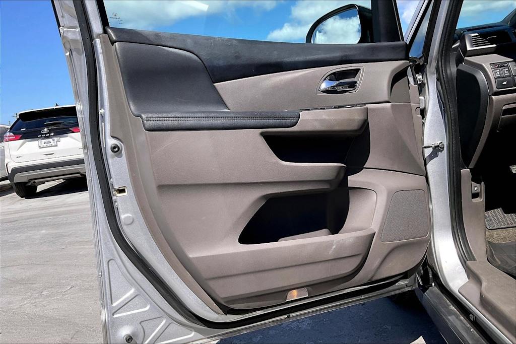 Thumbnail: 2015 Honda Odyssey - 27