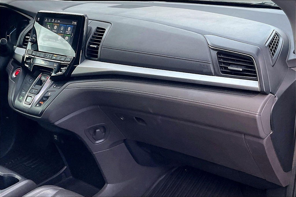 Thumbnail: 2018 Honda Odyssey - 15