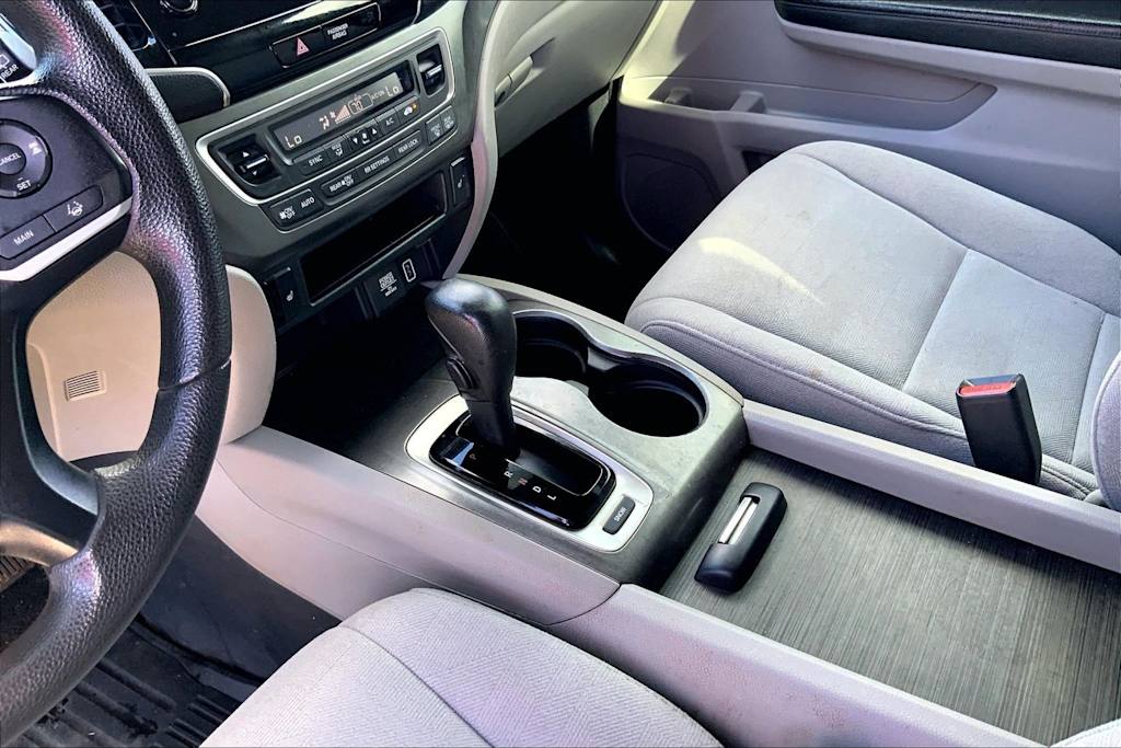 Thumbnail: 2020 Honda Pilot - 15