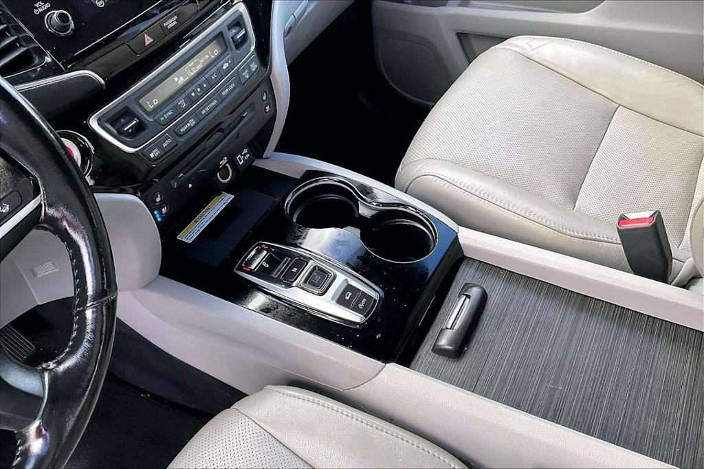 Thumbnail: 2019 Honda Pilot - 16