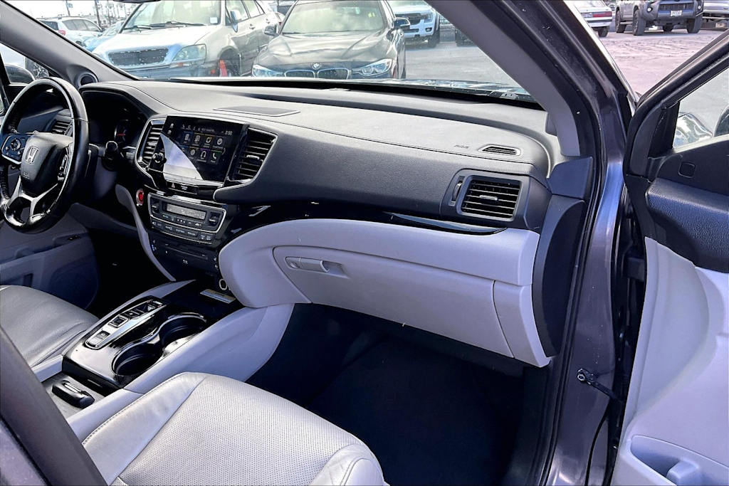 Thumbnail: 2019 Honda Pilot - 14