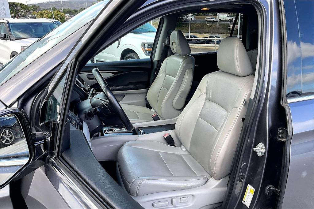 Thumbnail: 2019 Honda Pilot - 10