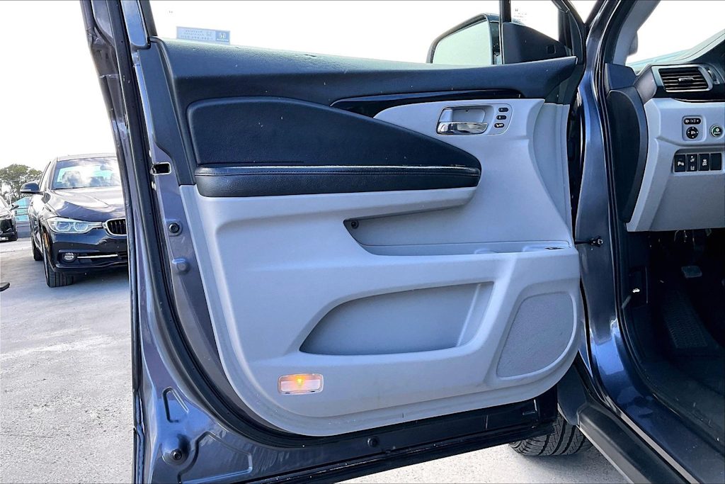 Thumbnail: 2019 Honda Pilot - 26