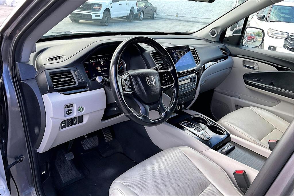 Thumbnail: 2019 Honda Pilot - 2