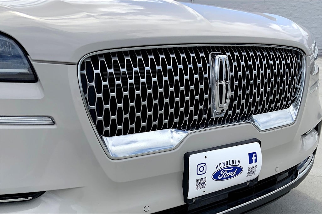 Thumbnail: 2022 Lincoln Aviator - 33