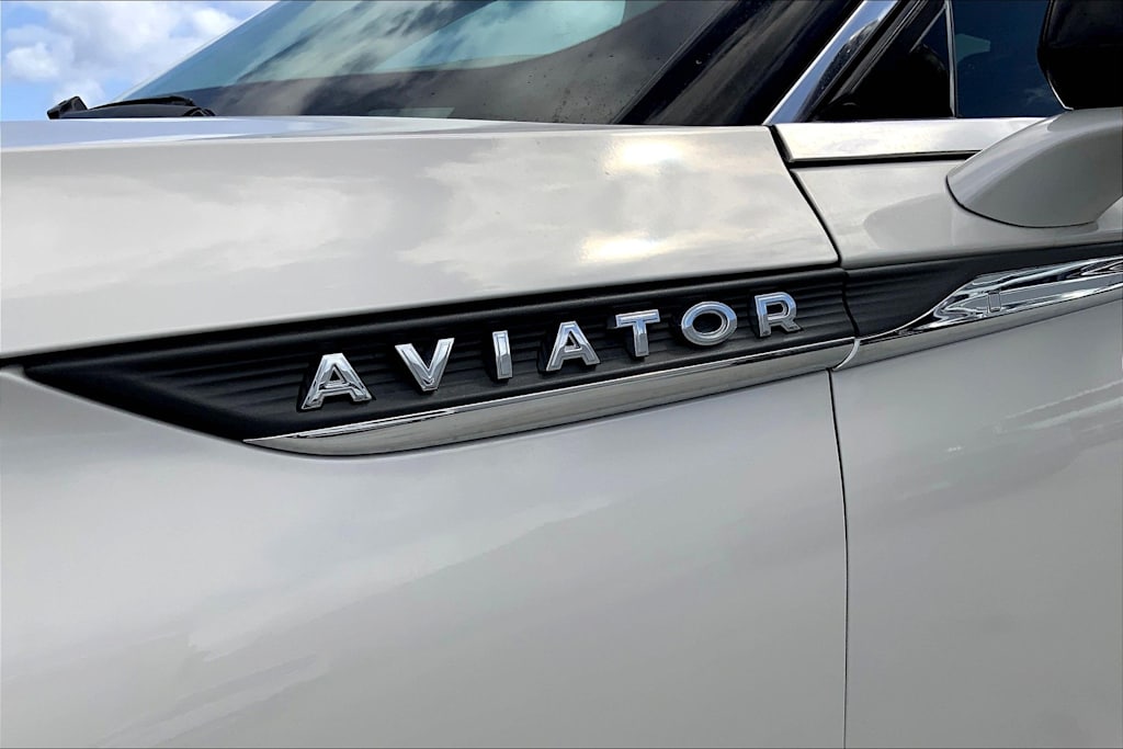Thumbnail: 2022 Lincoln Aviator - 7
