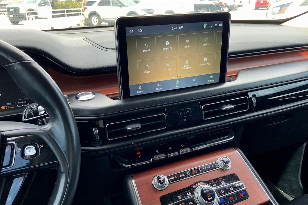 Thumbnail: 2022 Lincoln Aviator - 16