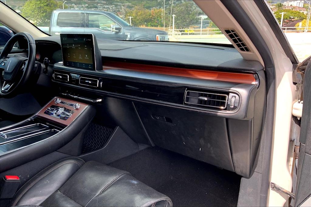 Thumbnail: 2022 Lincoln Aviator - 15
