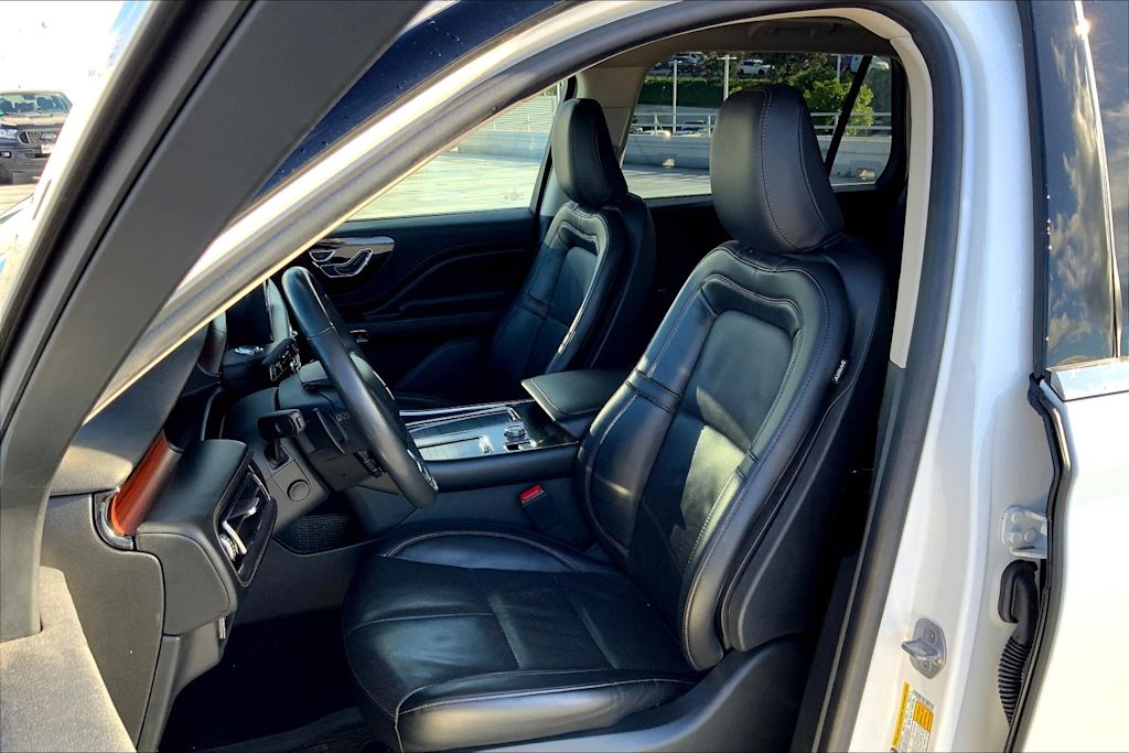 Thumbnail: 2022 Lincoln Aviator - 11