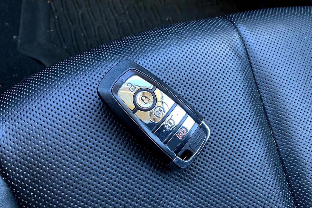 Thumbnail: 2022 Lincoln Aviator - 20