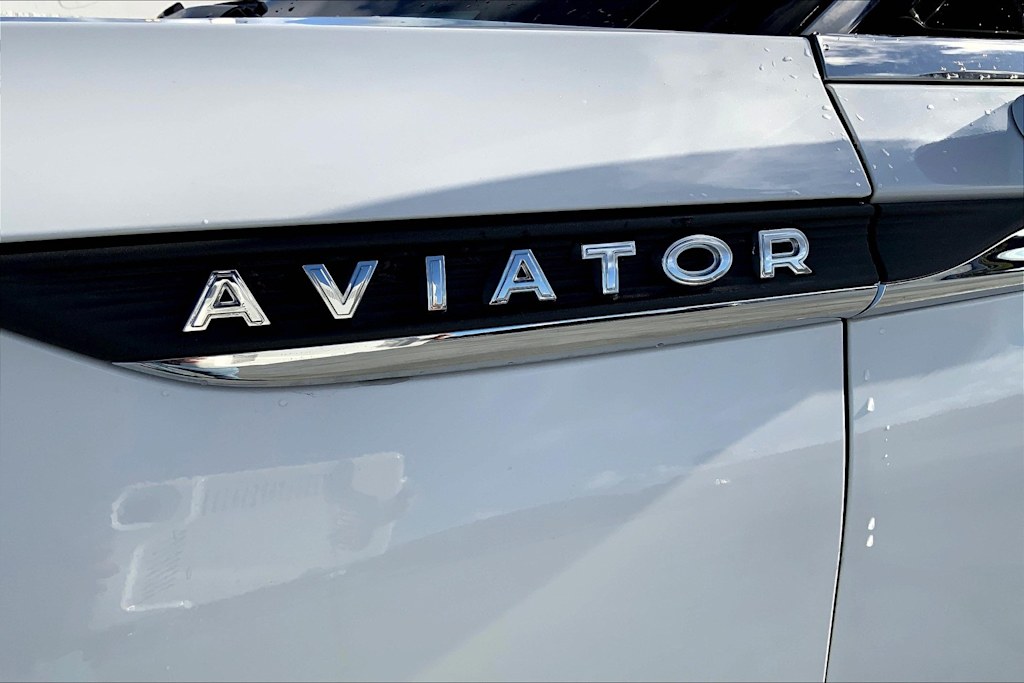 Thumbnail: 2022 Lincoln Aviator - 7