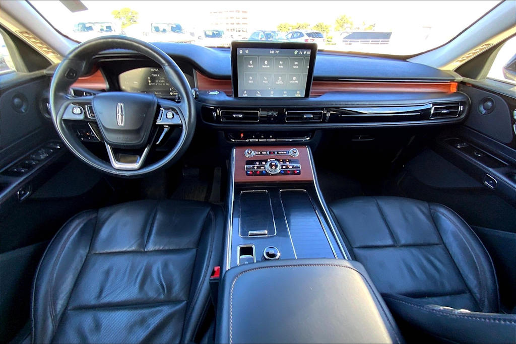 Thumbnail: 2022 Lincoln Aviator - 10