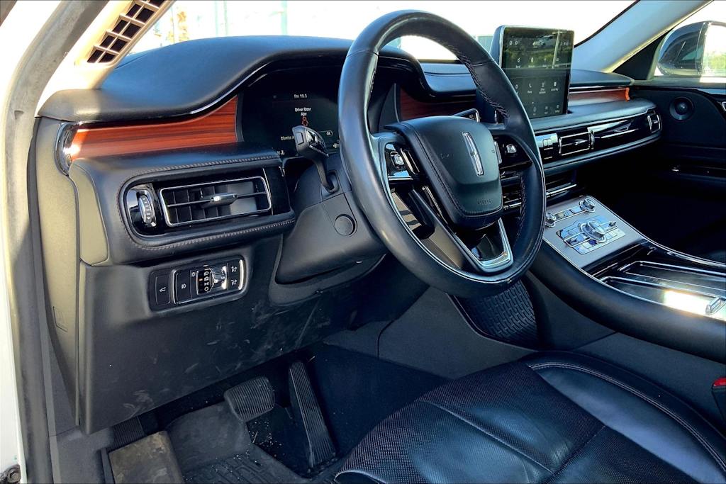 Thumbnail: 2022 Lincoln Aviator - 2