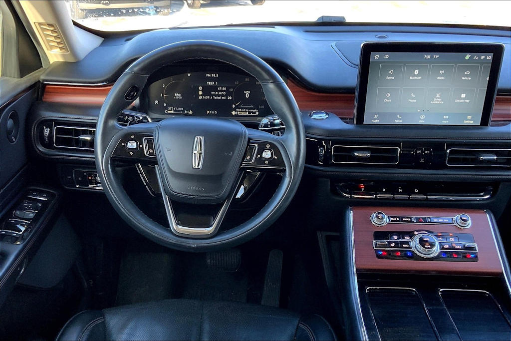 Thumbnail: 2022 Lincoln Aviator - 14