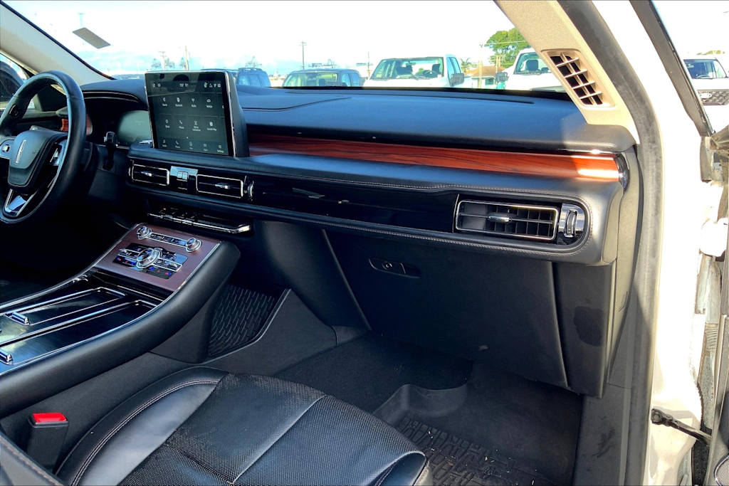 Thumbnail: 2022 Lincoln Aviator - 15