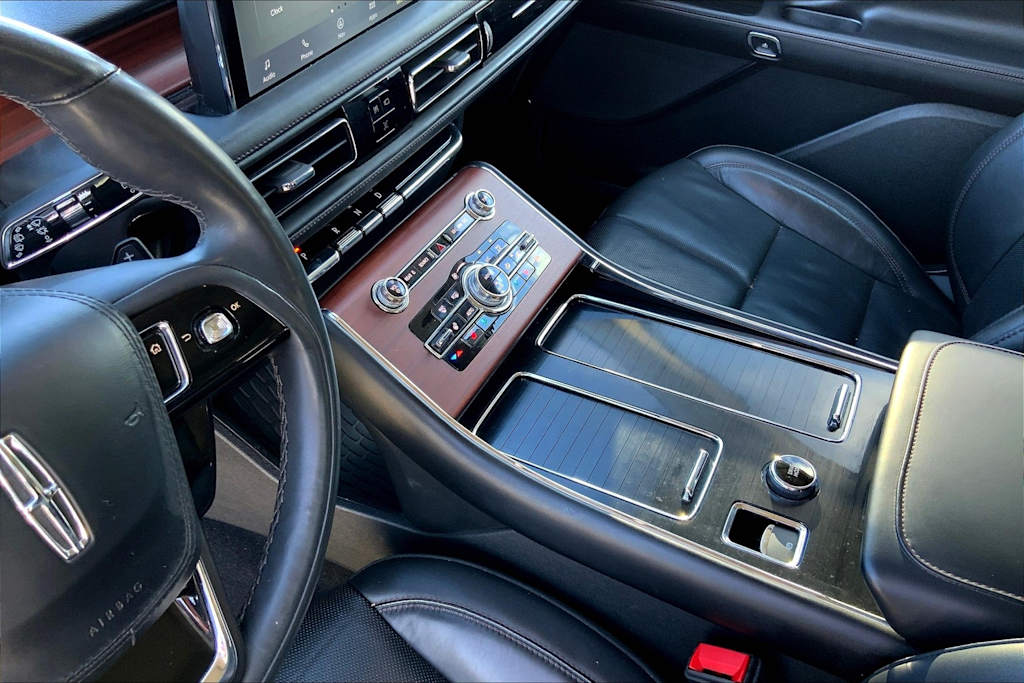 Thumbnail: 2022 Lincoln Aviator - 17