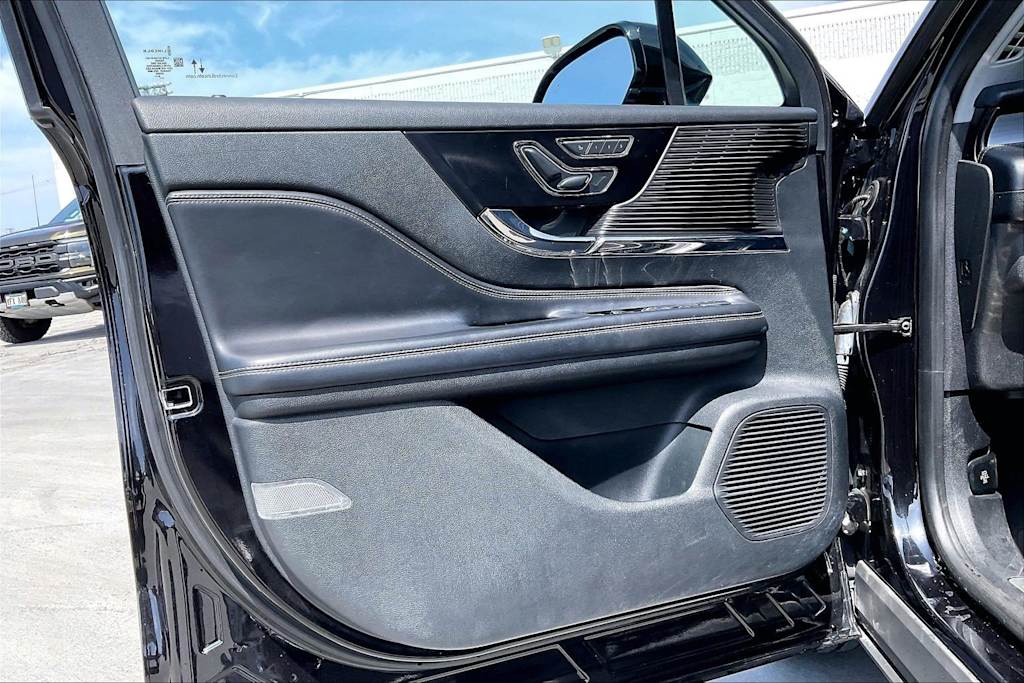 Thumbnail: 2021 Lincoln Corsair - 27