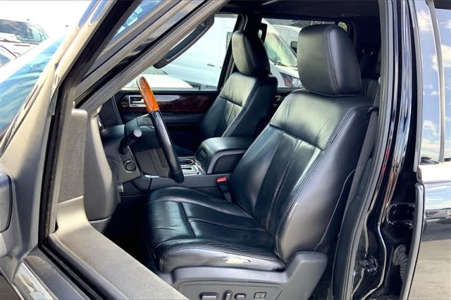 2016 Lincoln Navigator Select 11
