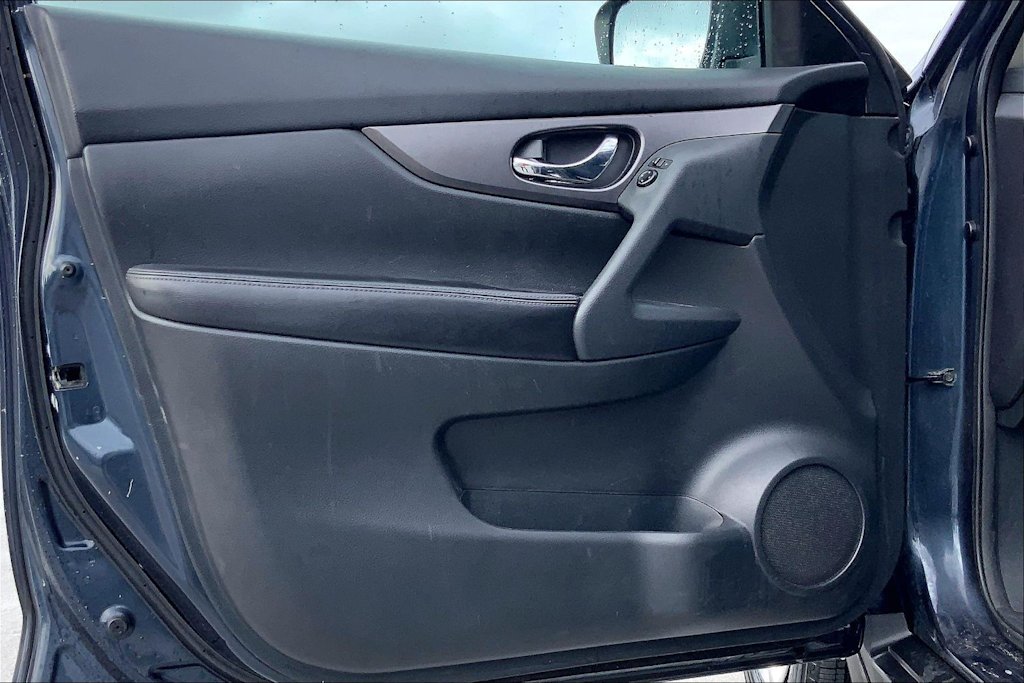 Thumbnail: 2016 Nissan Rogue - 27