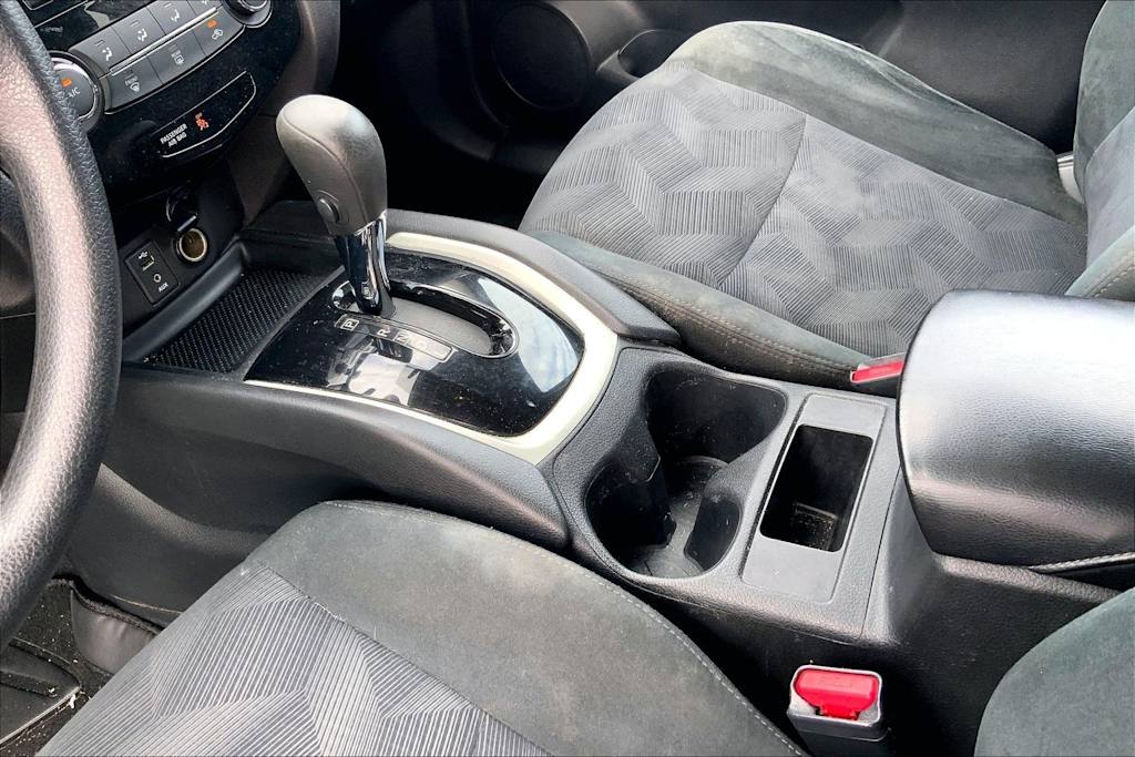 Thumbnail: 2016 Nissan Rogue - 17