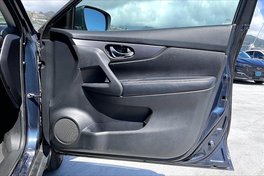 Thumbnail: 2016 Nissan Rogue - 28