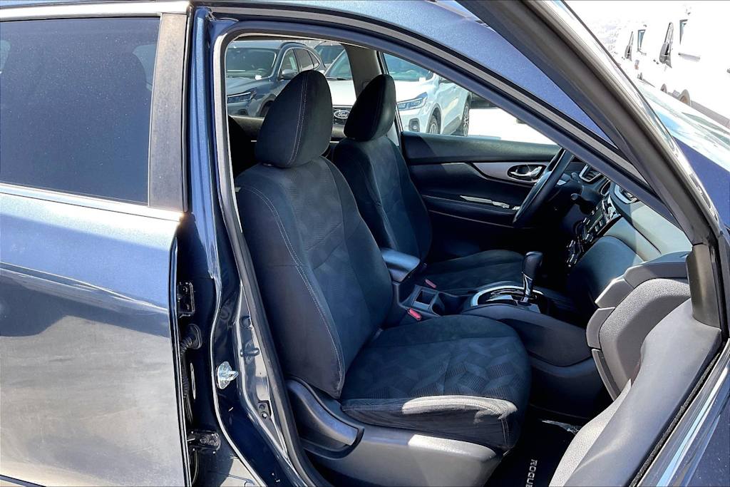 Thumbnail: 2016 Nissan Rogue - 11