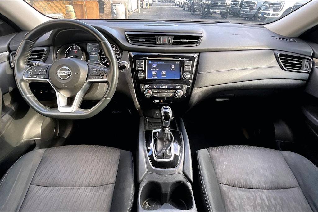 Thumbnail: 2017 Nissan Rogue - 10