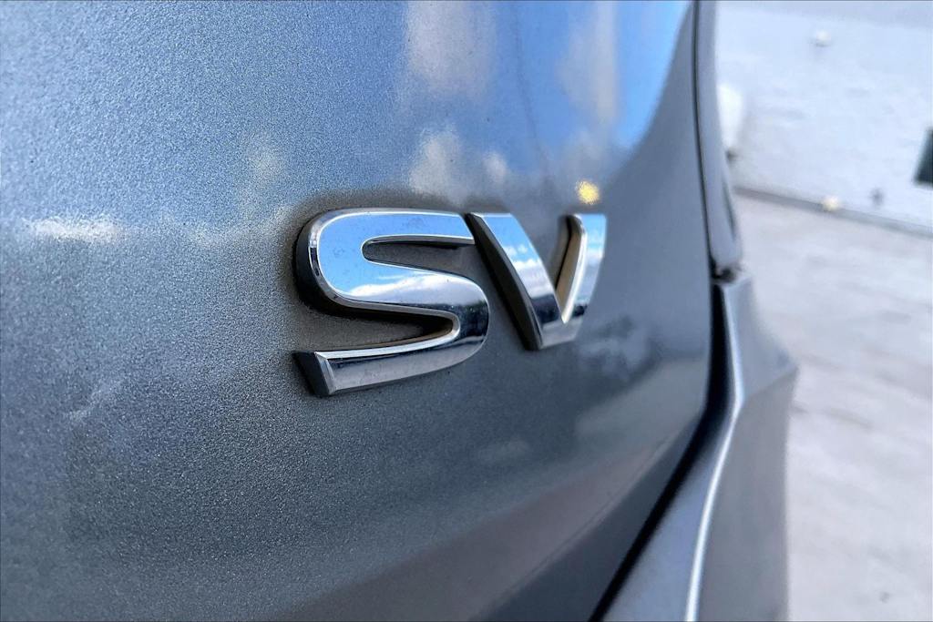 Thumbnail: 2017 Nissan Rogue - 7