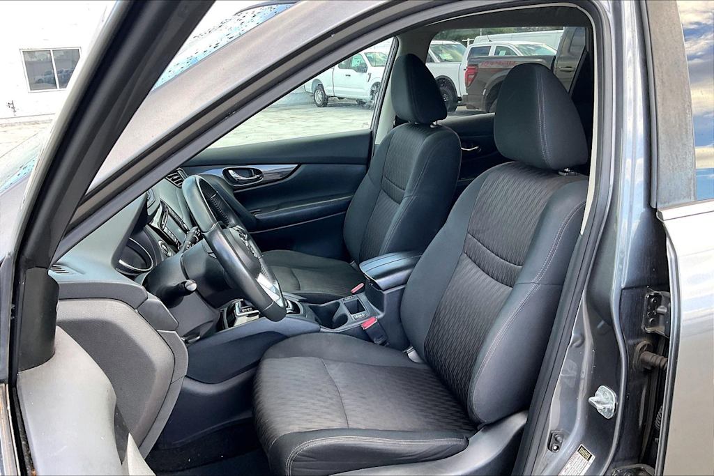 Thumbnail: 2017 Nissan Rogue - 11