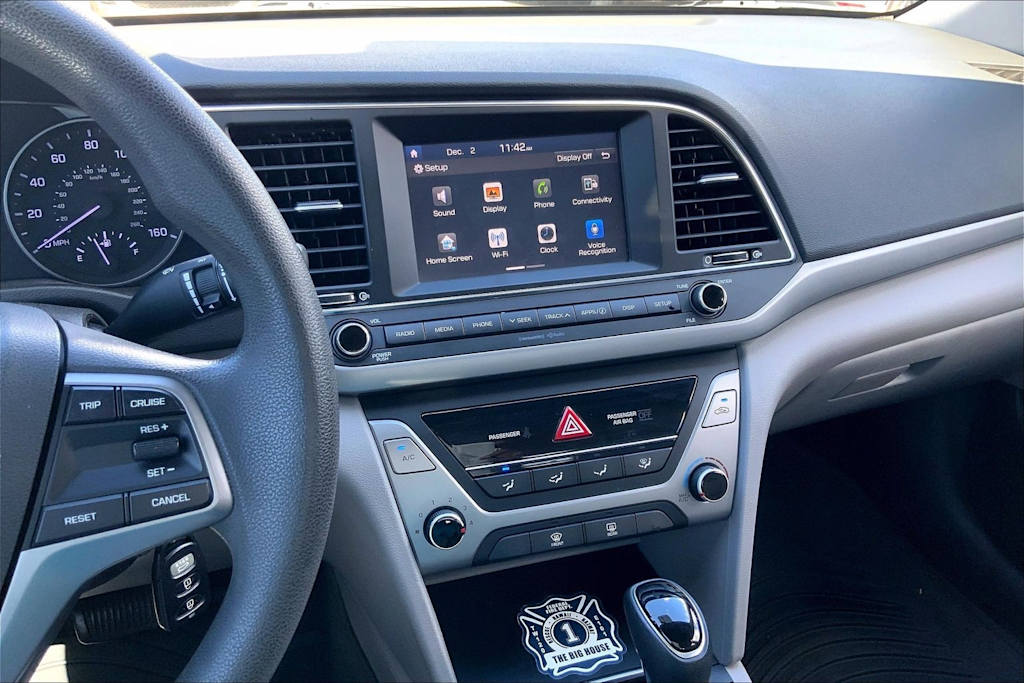 Thumbnail: 2017 Hyundai Elantra - 15