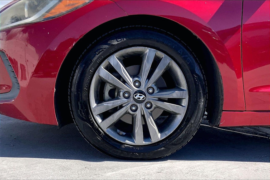 Thumbnail: 2017 Hyundai Elantra - 8