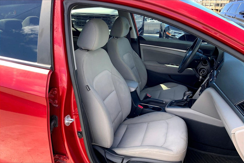 Thumbnail: 2017 Hyundai Elantra - 12