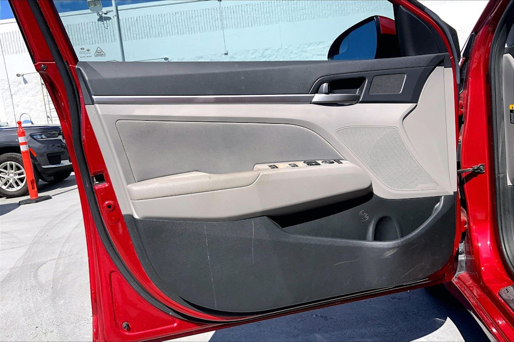 Thumbnail: 2017 Hyundai Elantra - 27