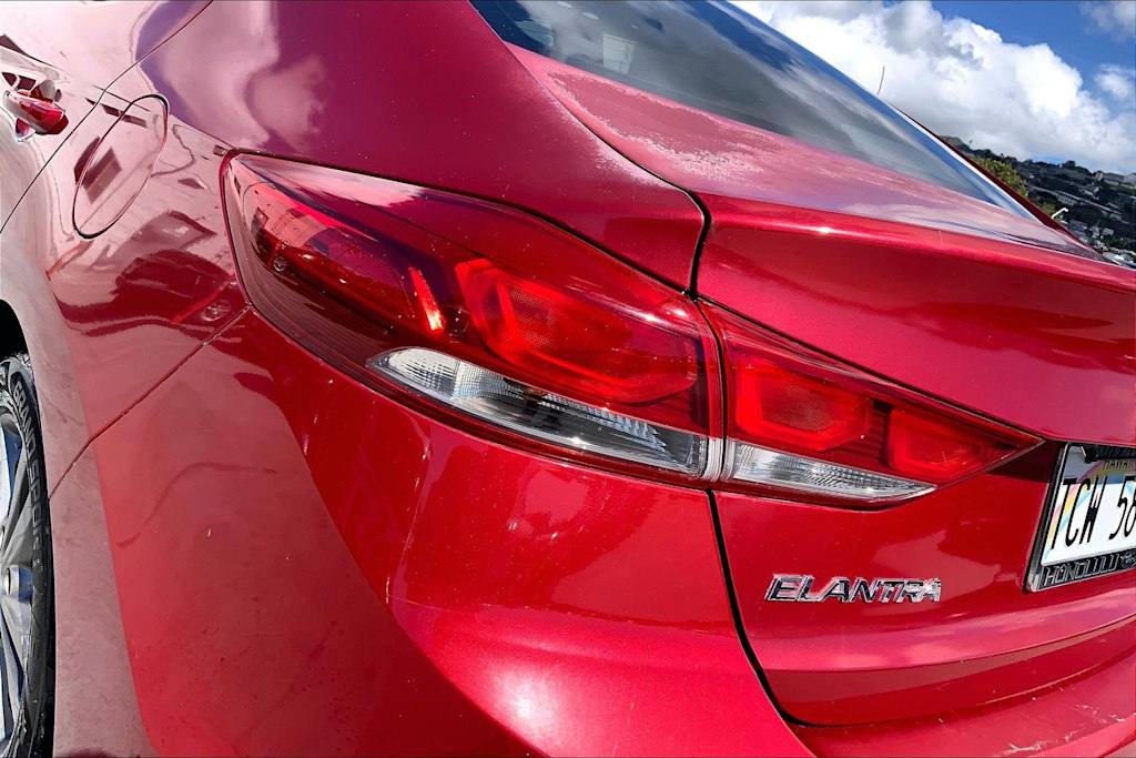 Thumbnail: 2017 Hyundai Elantra - 32