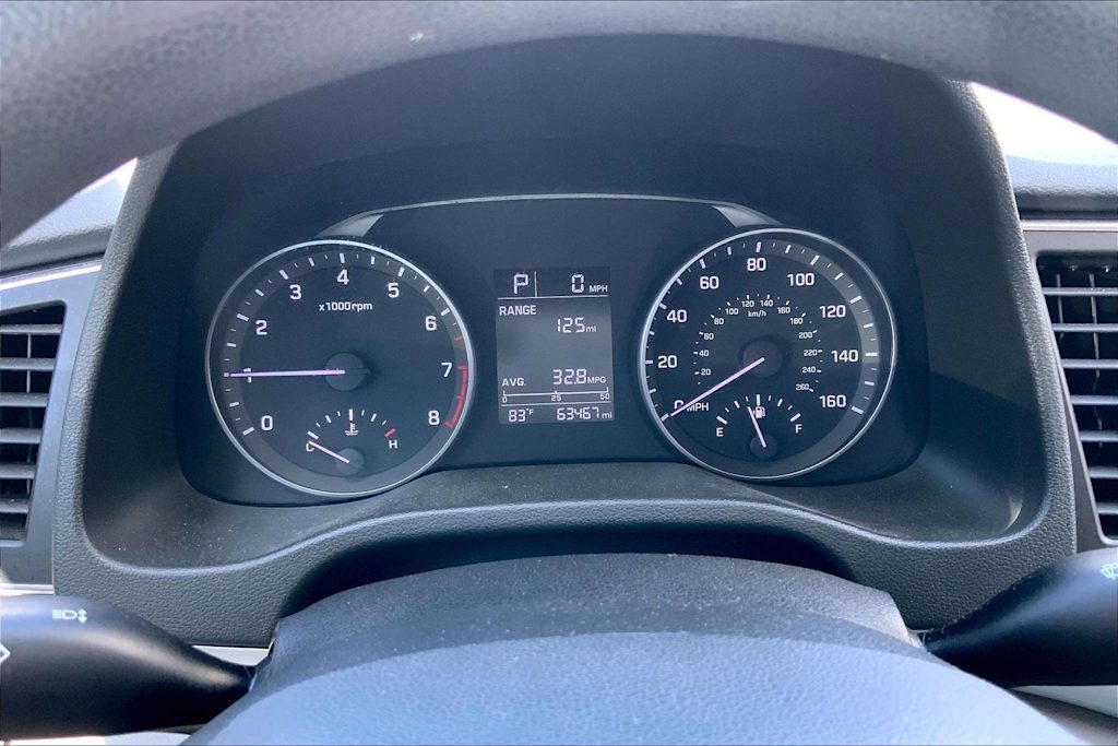 Thumbnail: 2017 Hyundai Elantra - 17