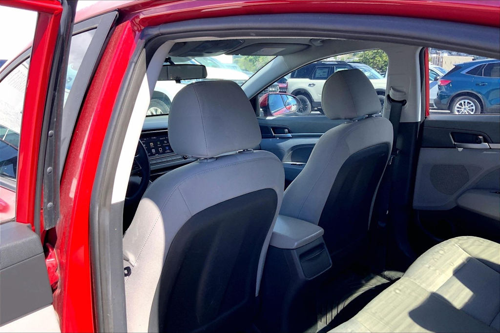 Thumbnail: 2017 Hyundai Elantra - 13