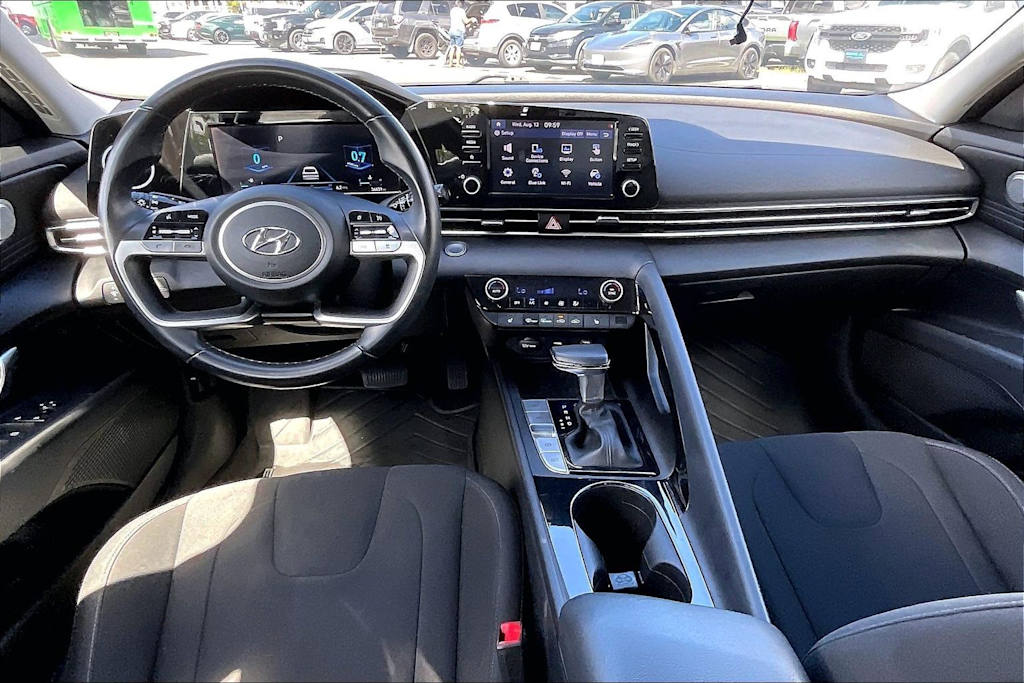 Thumbnail: 2022 Hyundai Elantra - 10