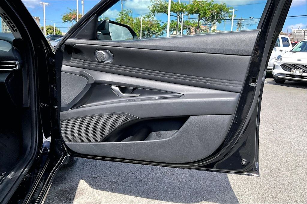Thumbnail: 2022 Hyundai Elantra - 28
