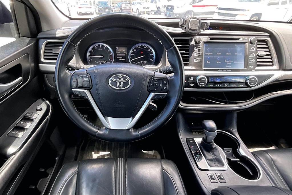 Thumbnail: 2017 Toyota Highlander - 13