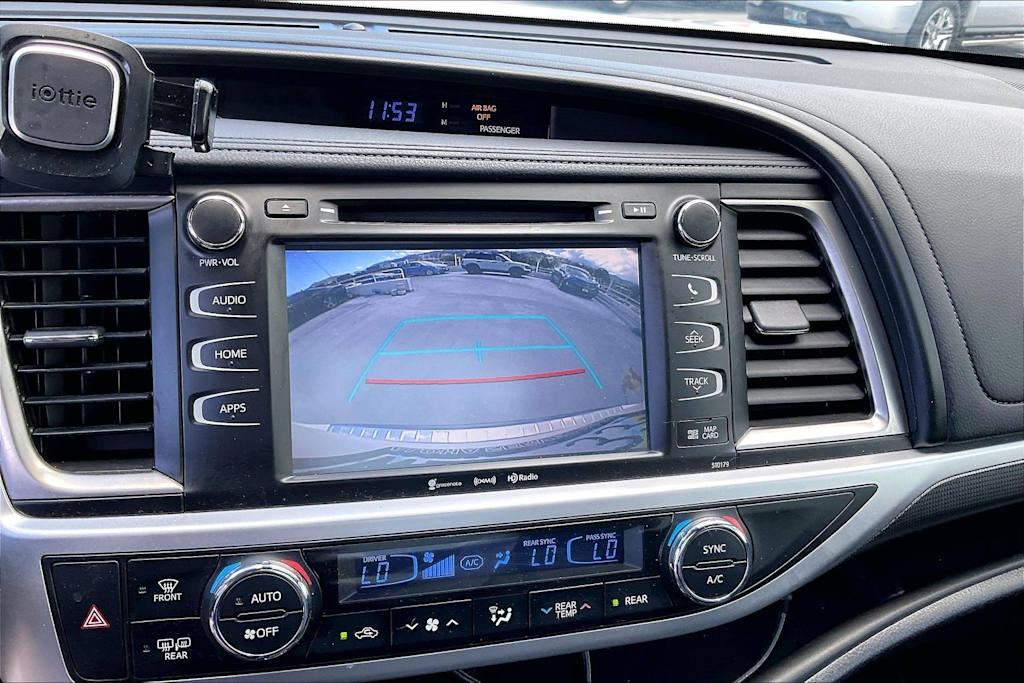 Thumbnail: 2017 Toyota Highlander - 26