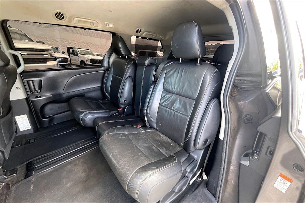 Thumbnail: 2016 Toyota Sienna - 29