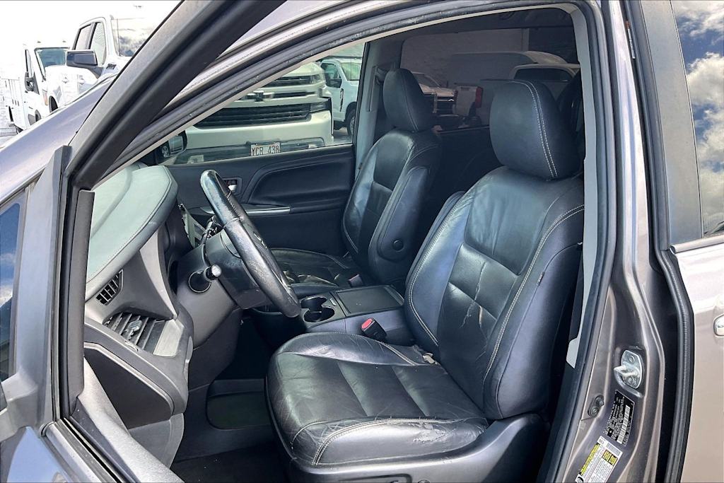 Thumbnail: 2016 Toyota Sienna - 11