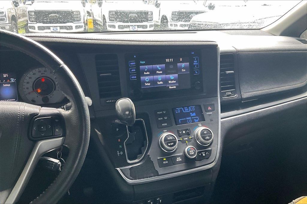 Thumbnail: 2016 Toyota Sienna - 16