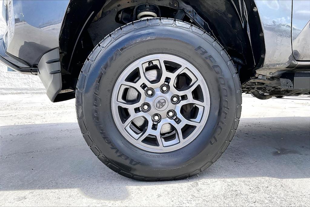 Thumbnail: 2018 Toyota Tacoma - 8