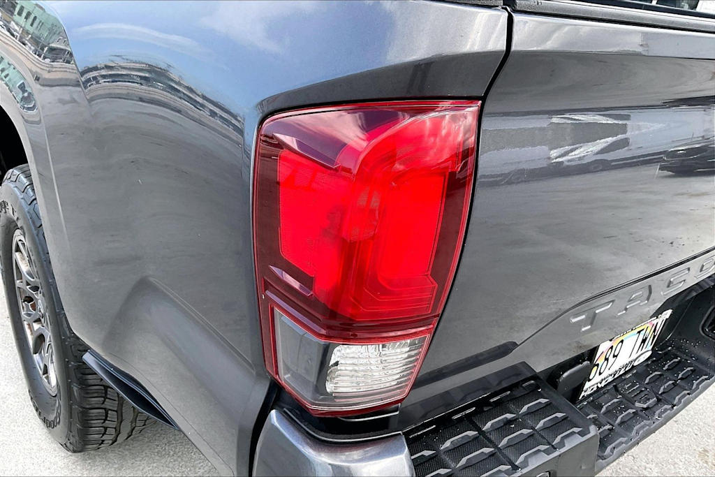 Thumbnail: 2018 Toyota Tacoma - 32