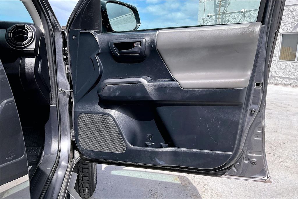 Thumbnail: 2018 Toyota Tacoma - 28