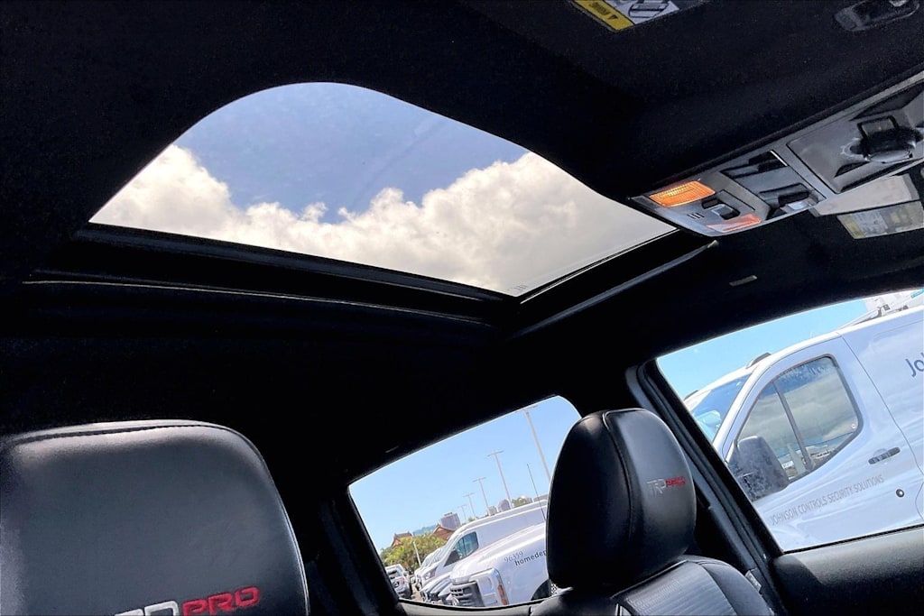 Thumbnail: 2020 Toyota Tacoma - 30