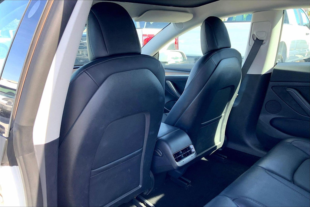 Thumbnail: 2021 Tesla Model 3 - 12
