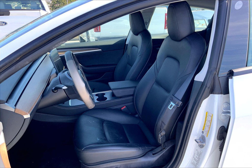 Thumbnail: 2021 Tesla Model 3 - 10
